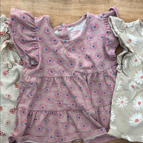 Floral and Ruffle Girls Tops Bundle - Picture 5 of 10